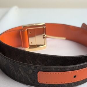 MICHAEL KORS MONOGRAM BELT.